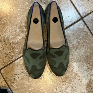Brand new never worn Rothy Loafers